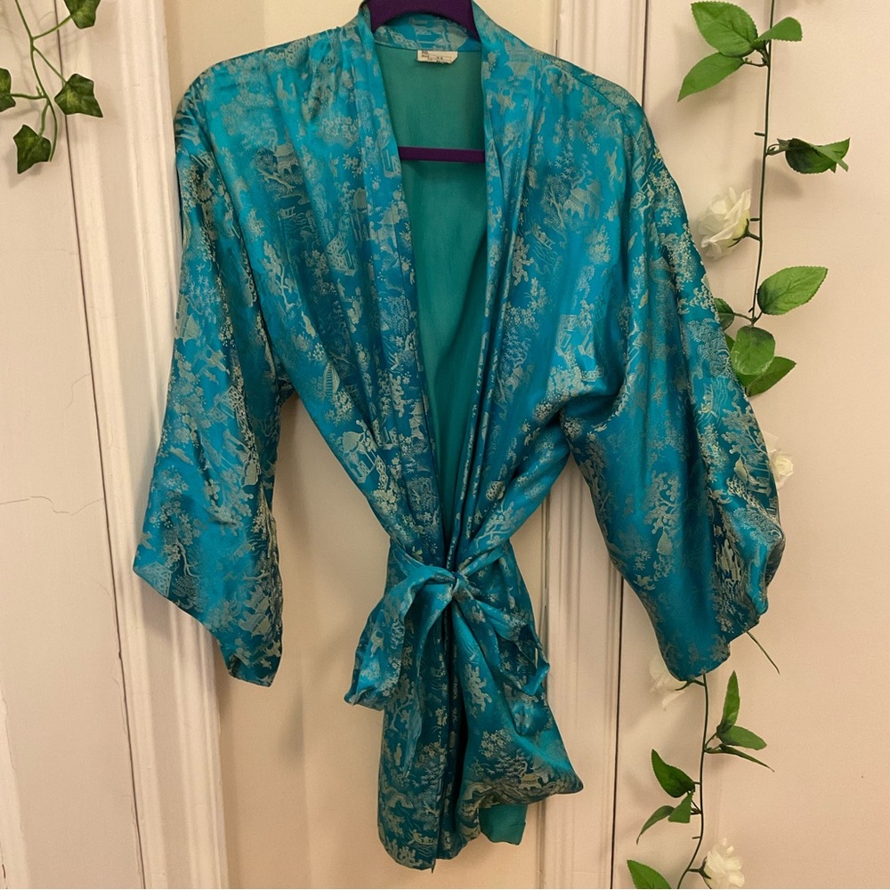 Vintage Silky/Nylon Robe W/ Belt Tie! - Gem